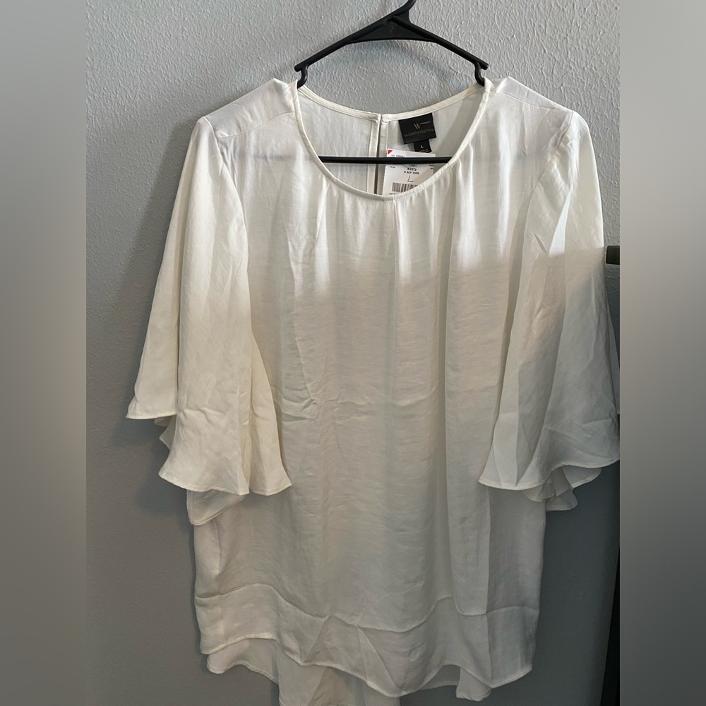 Beautiful, Relaxed and Flowy White Blouse.